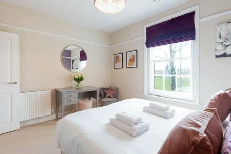 Central, Stunning 2 Bed Apartment With Parking! Cambridge  Eksteriør billede