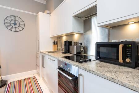 Central, Stunning 2 Bed Apartment With Parking! Cambridge  Eksteriør billede