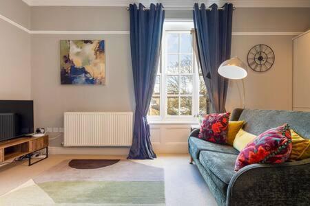 Central, Stunning 2 Bed Apartment With Parking! Cambridge  Eksteriør billede